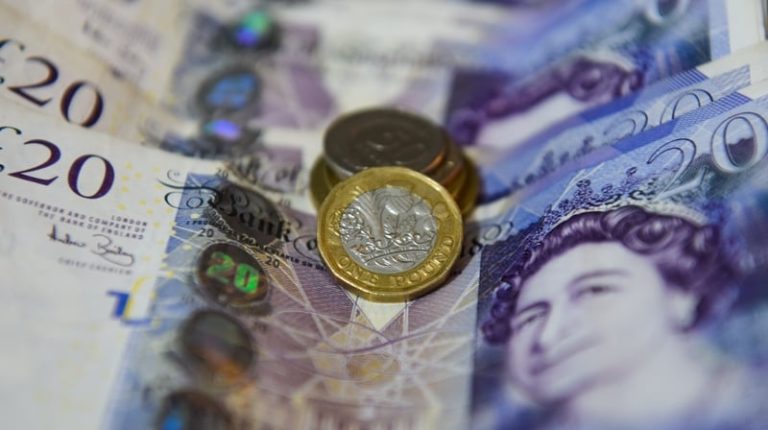 Read more about the article UK seeks to cut 5 billion pounds off its welfare bill