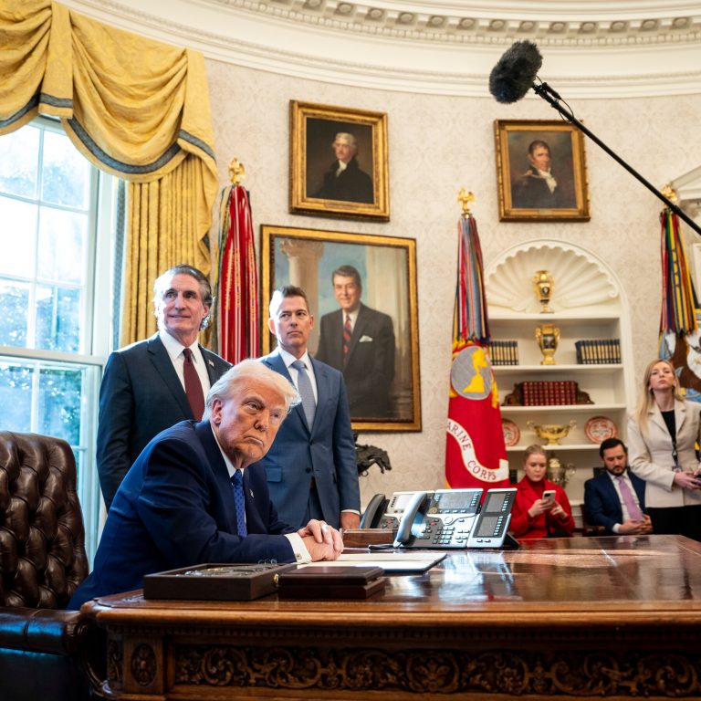 Read more about the article Trump Fires Democrats on Federal Trade Commission