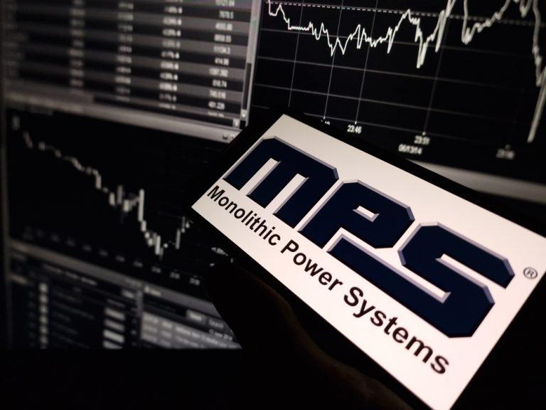 Read more about the article Monolithic Power Systems Stock: Is MPWR Underperforming the Technology Sector?