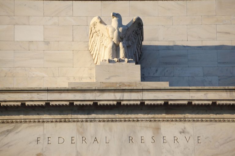 Read more about the article Stocks Rally as Fed Chair Powell Says the US Economy Remains Strong