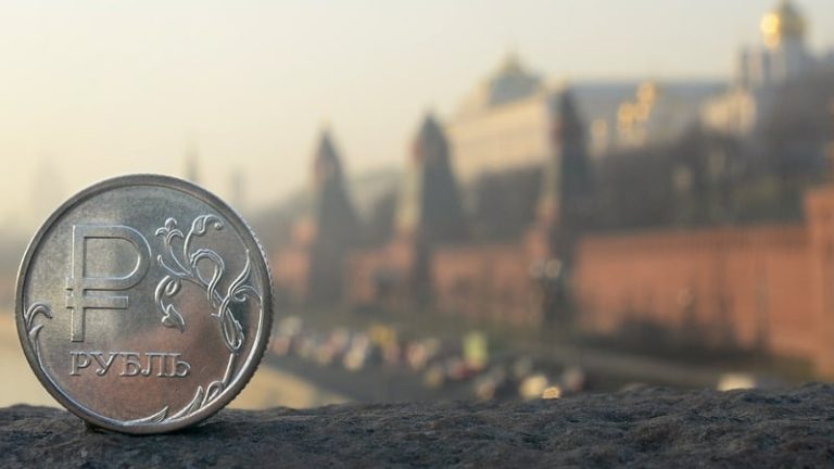 Read more about the article Russian central bank holds key rate at two-decade high