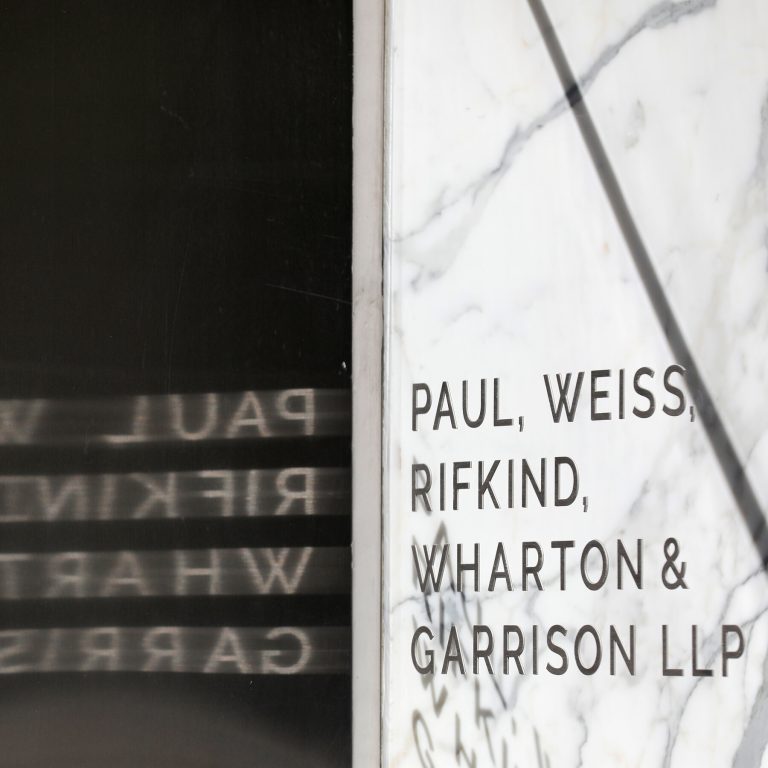 Read more about the article Paul Weiss Deal With Trump Faces Backlash From Legal Profession
