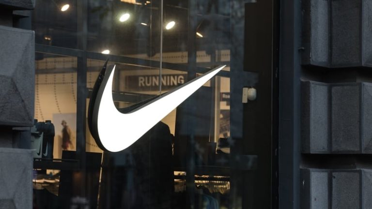 Read more about the article Nike forecasts fourth-quarter revenue below estimates