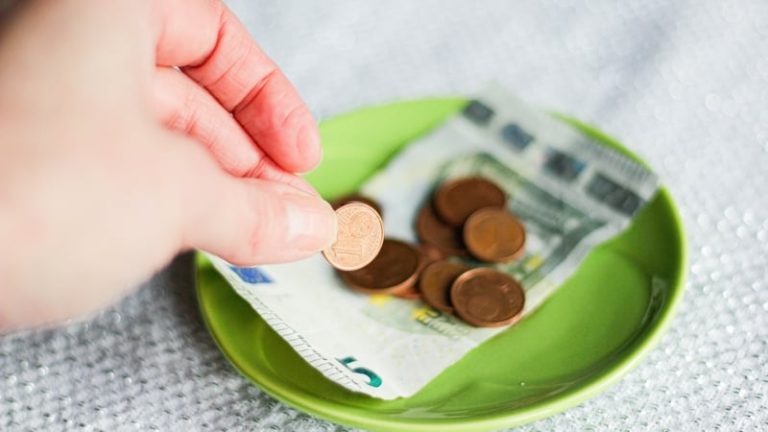 Read more about the article Karen’s Diner ordered to pay €1,018 to ex-worker for tips