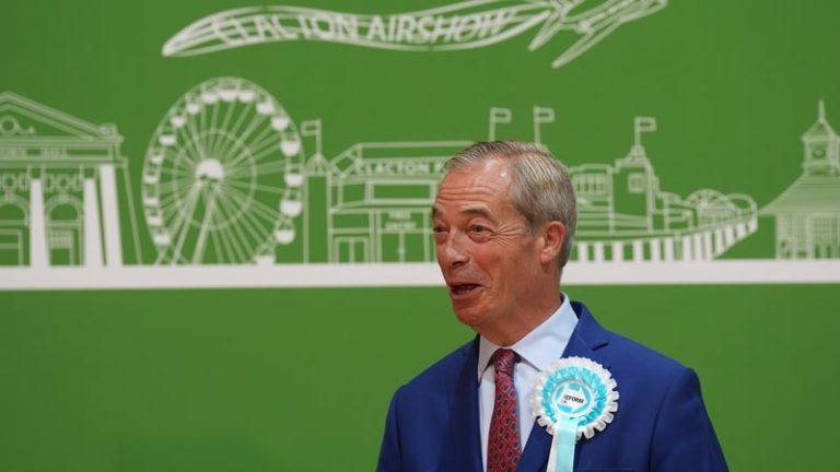Read more about the article Nigel Farage and NatWest settle ‘debanking’ dispute