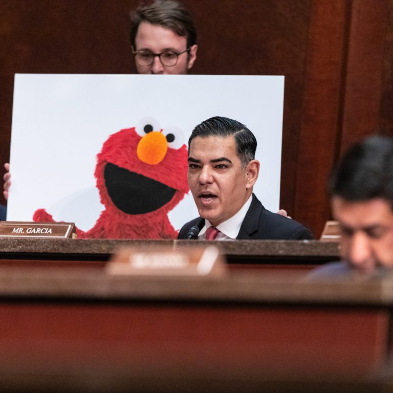 Read more about the article Trump Allies Grill PBS and NPR During Congress Hearing