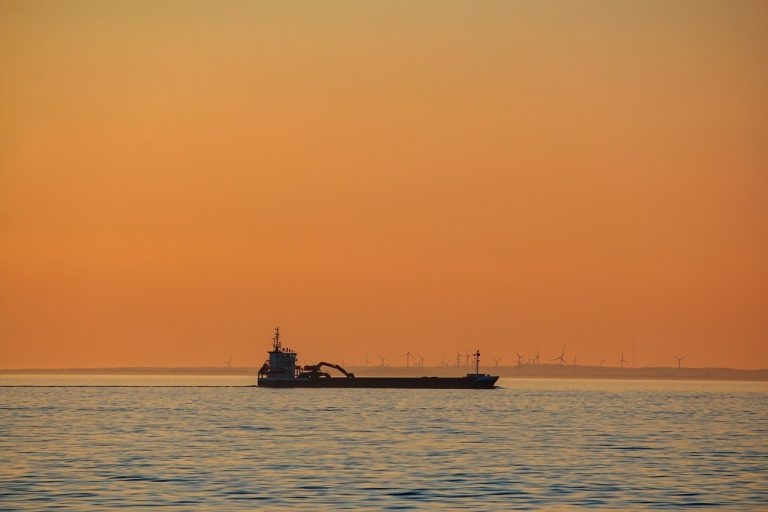 Read more about the article Crude Prices Settle Higher on Positive US Economic Data