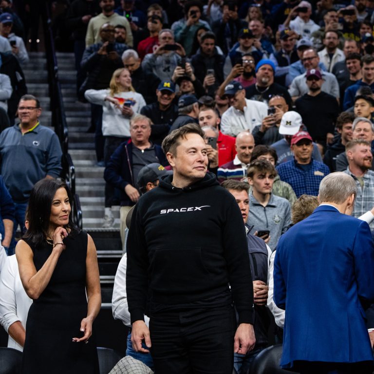 Read more about the article Elon Musk Says He Has Sold X to His A.I. Start-Up xAI