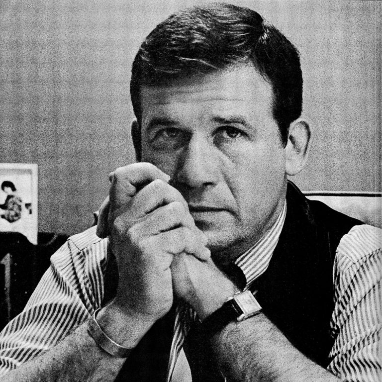 Read more about the article Richard Carlson, Journalist Who Led Voice of America, Dies at 84