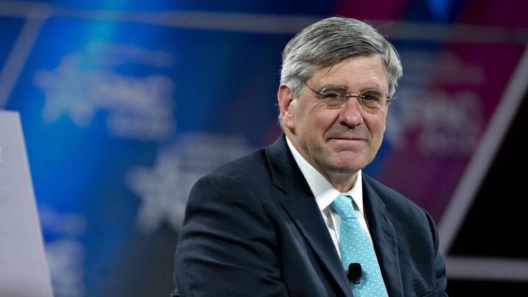 Read more about the article Former Trump adviser criticises US approach to tariffs
