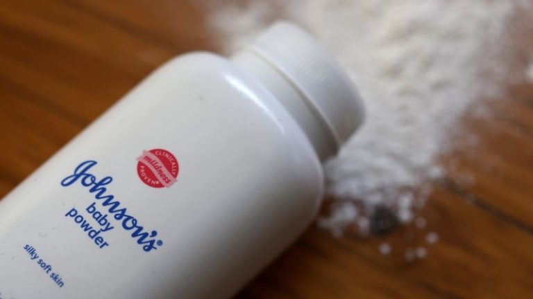 Read more about the article US judge rejects J&J’s $10 billion baby powder settlement
