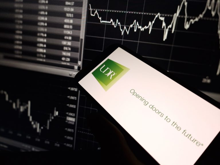 Read more about the article Is UDR Stock Outperforming the Nasdaq?