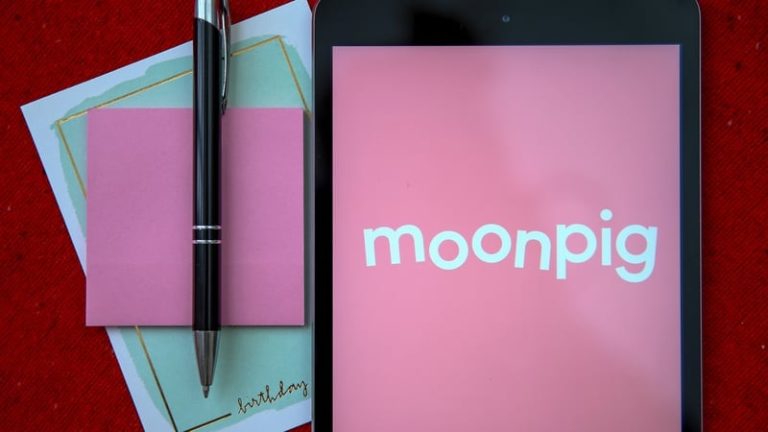 Read more about the article Moonpig forecasts full-year revenue below expectations