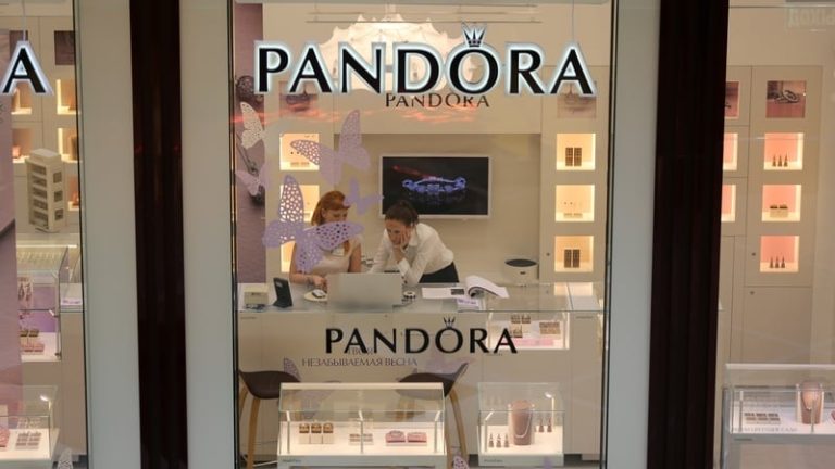 Read more about the article Luxury shares take a hit from new US tariffs