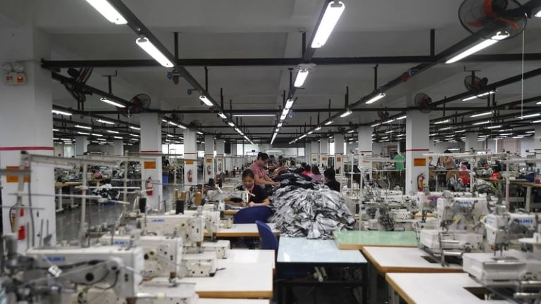 Read more about the article Shares in sportswear brands slide as tariffs hit Vietnam