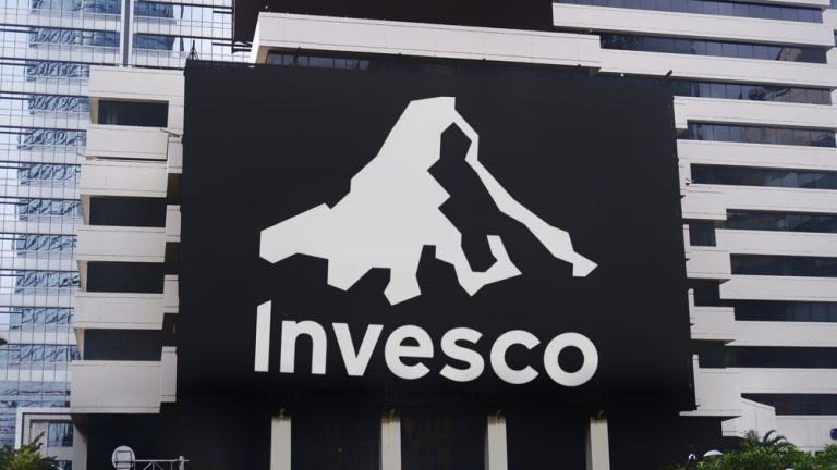 Read more about the article Invesco Stock: Is IVZ Underperforming the Financial Sector?