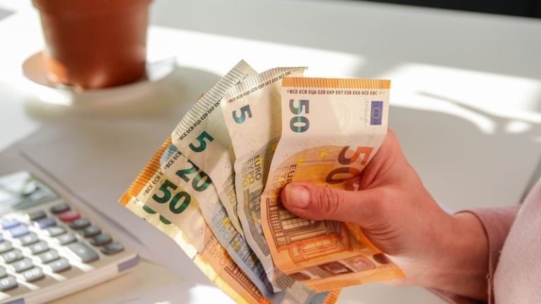 Read more about the article Irish people saved more than EU average during Covid