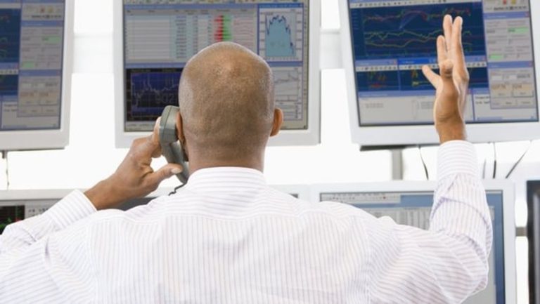 Read more about the article Shares sink as Trump tariffs unleash recession fears