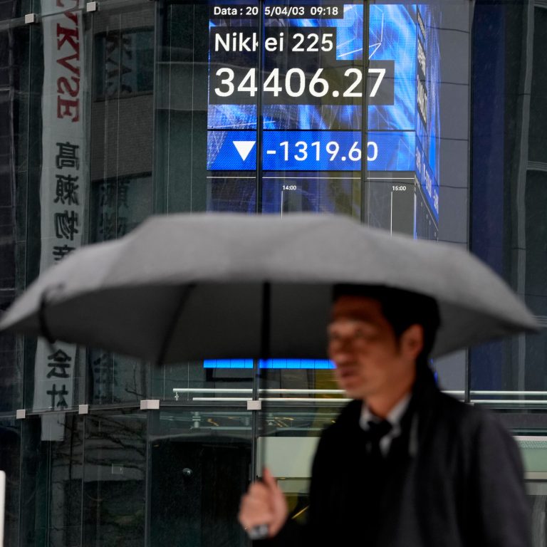 Read more about the article Stocks Drop Again as Trade War Intensifies