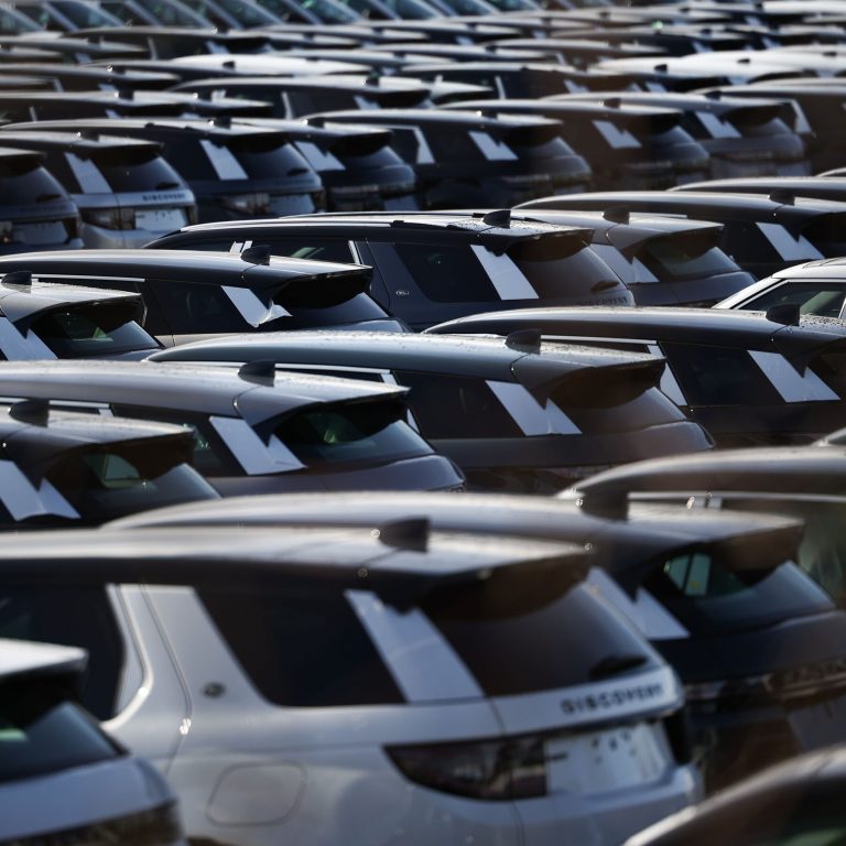 Read more about the article British Carmaker Jaguar Land Rover Pauses Shipments to U.S.
