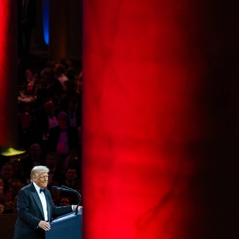 Read more about the article Trump Defends Tariff Strategy Amid Global Trade War and Market Chaos