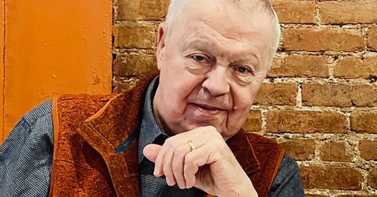 Read more about the article Bob McManus, Blunt Editorial Voice of New York Post, Dies at 81