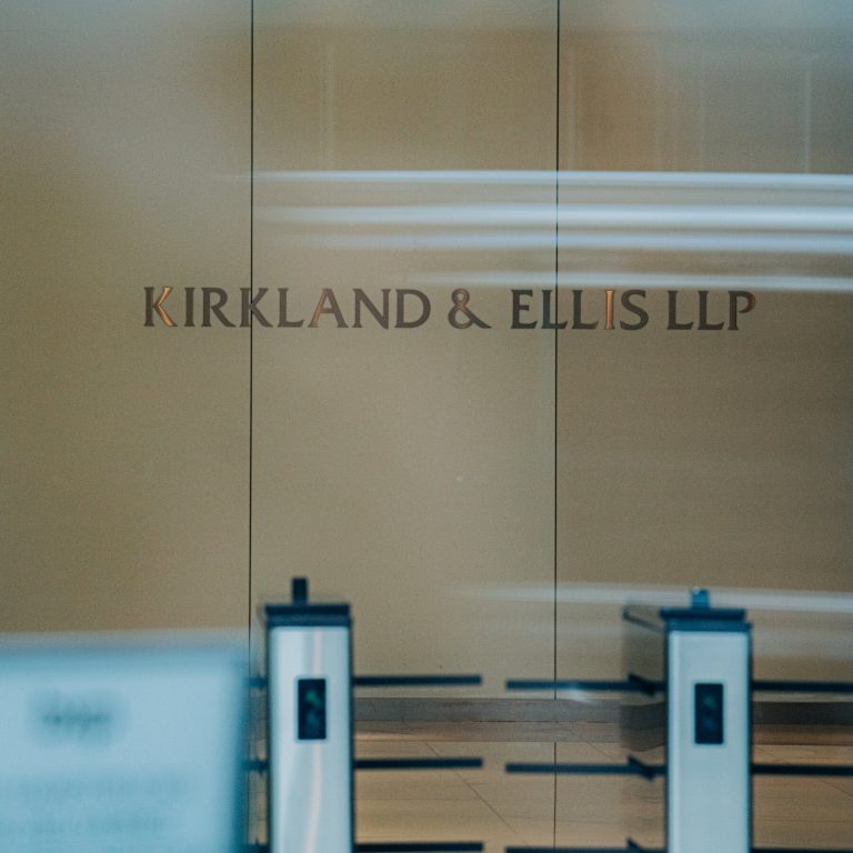 Read more about the article Five More Big Law Firms Reach Deals With Trump