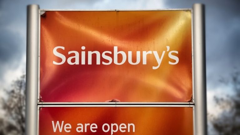 Read more about the article Sainsbury’s expects flat profit this year