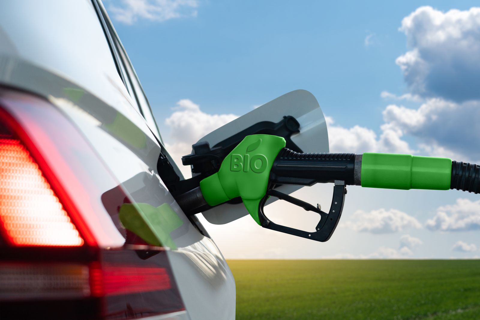 crude-prices-fall-as-risk-off-sentiment-weighs-on-commodities