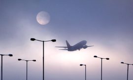 Economic worries may hit airline results as bookings drop