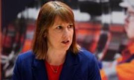 Pressure builds on UK finances as Reeves pushes for US trade deal