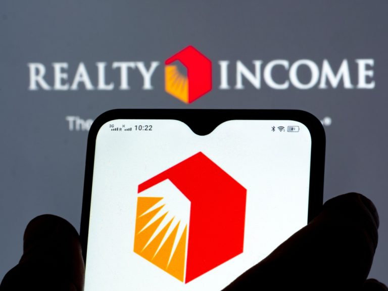 Read more about the article Here’s What to Expect From Realty Income’s Next Earnings Report