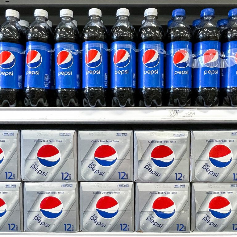 Read more about the article Pepsico Cuts Growth Forecast Amid Tariffs and Slowed Consumer Spending