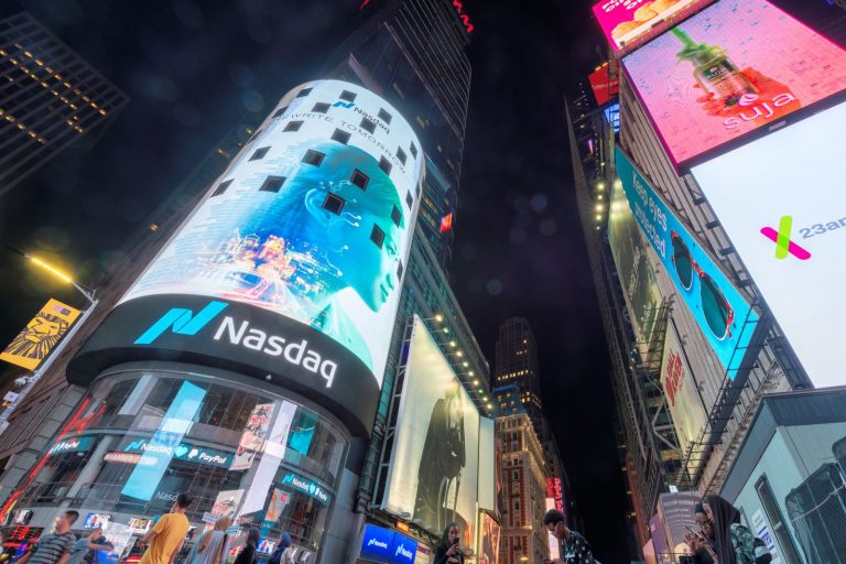 Read more about the article Stocks Finish Sharply Higher on Tech Stock Strength and Fed Rate Cut Hopes