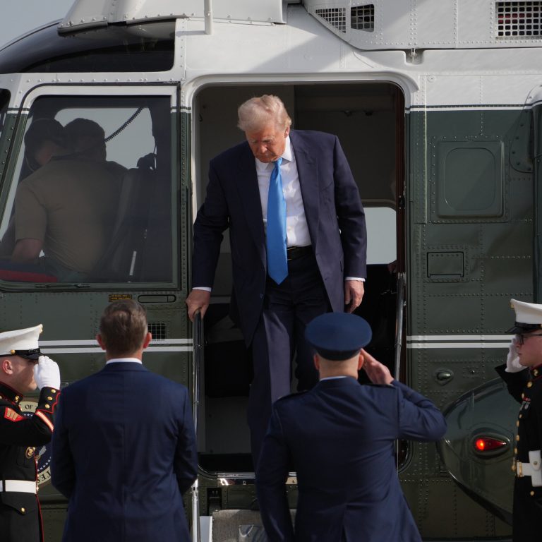Read more about the article China Rejects Trump Claim of Tariff Talks With Xi