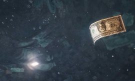 Dollar Retreats on Economic Uncertainty