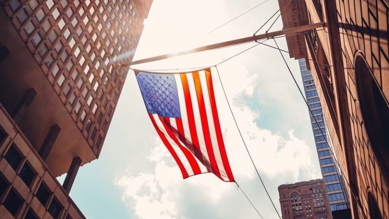 Read more about the article US consumer spending surges in March, inflation cools
