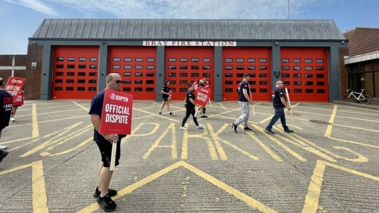 Read more about the article Retained firefighters vote to accept pay proposals
