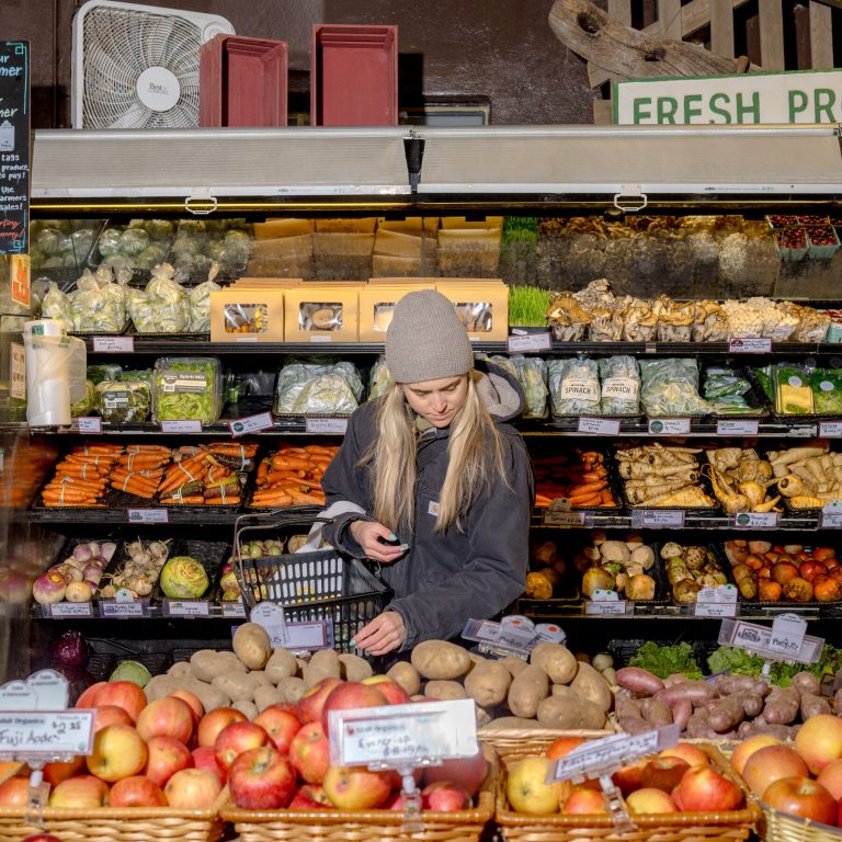 Read more about the article What if a Grocery Store Was More Like a Farmers’ Market?