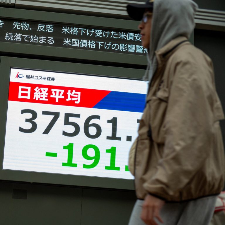 Read more about the article Markets Head Lower in Wake of Concerns About U.S. Debt