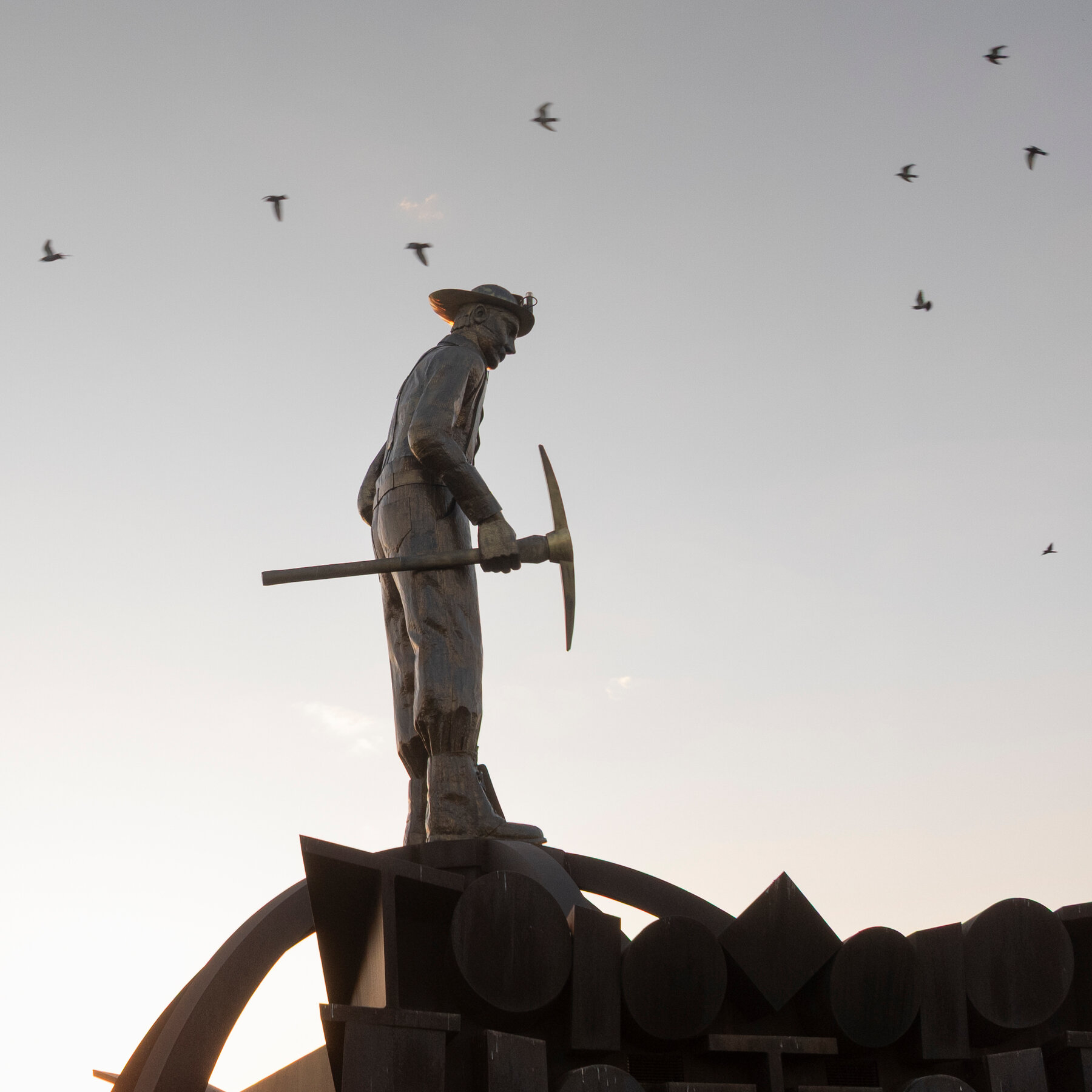 minnesota-iron-miners-lost-their-jobs,-but-not-their-faith-in-trump’s-tariffs