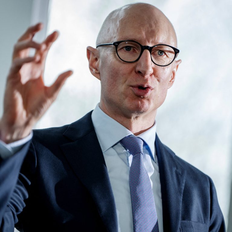 Read more about the article Novo Nordisk to Replace C.E.O. After Losing Edge in Weight-Loss Drugs