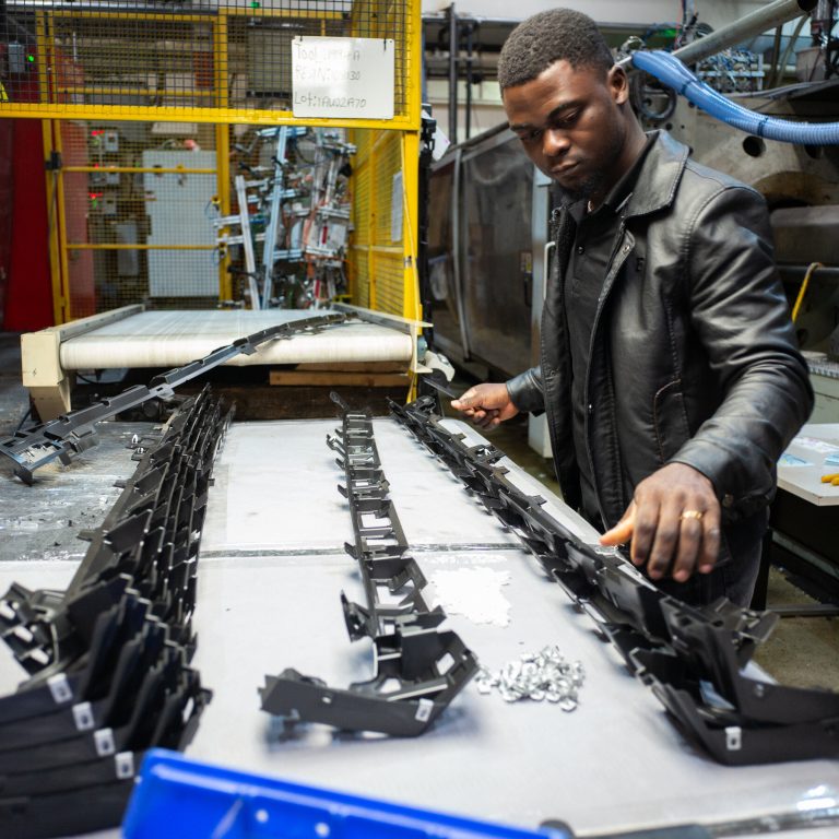 Read more about the article Will Trump’s Trade War Turn Canada’s Auto-Parts Capital Into a Ghost Town?