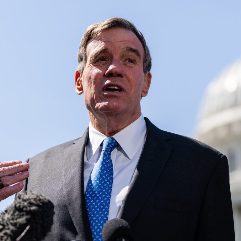 Read more about the article Senate Advances Crypto Regulation Bill With Bipartisan Support