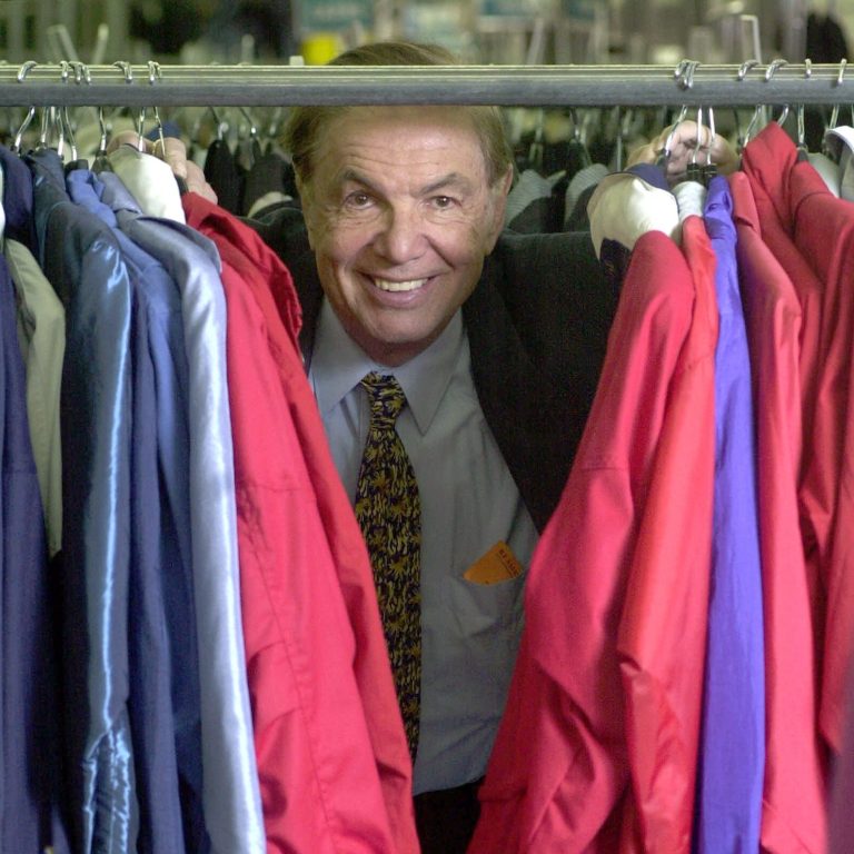 Read more about the article Monroe Milstein, Burlington Coat Factory Founder, Dies at 98
