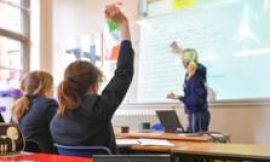 Teachers and doctors in England given 4% pay rise
