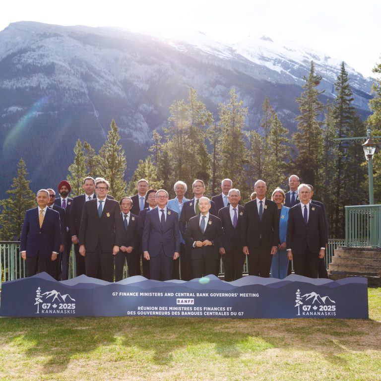 Read more about the article G7 Finance Ministers Show Unity in Support of Ukraine Against Russia