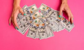 Dollar Moves Higher on Signs of US Economic Strength