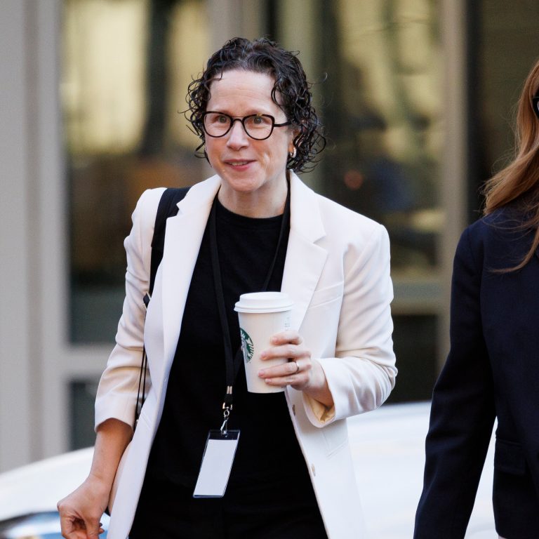 Read more about the article Karen Dunn and Other Top Lawyers Depart Paul Weiss to Start Firm