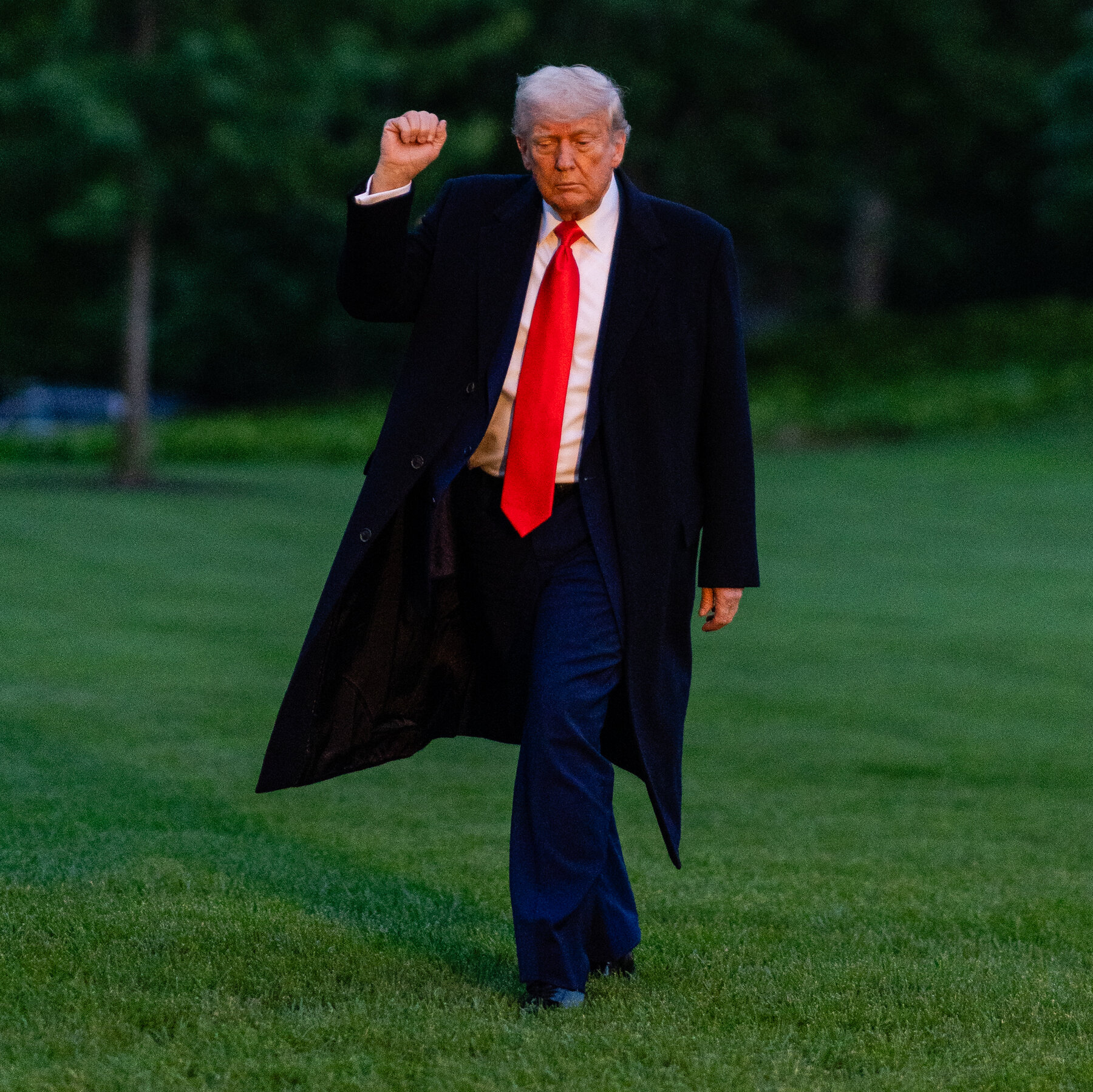 pivoting-from-tax-cuts-to-tariffs,-trump-ignores-economic-warning-signs